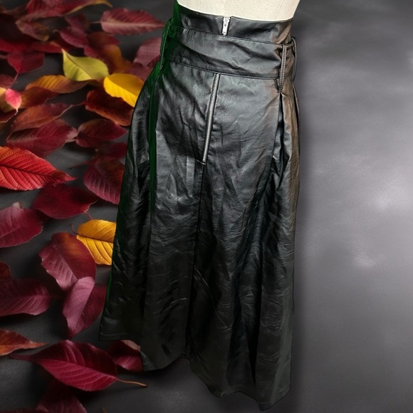 NWT Ashley Stewart Black Vegan Leather A-Line Belted Skirt Plus Size 18 - Picture 8 of 9